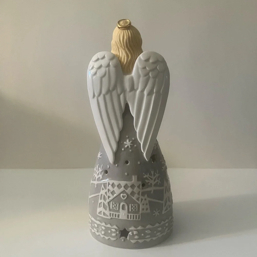 Lenox light collection charming